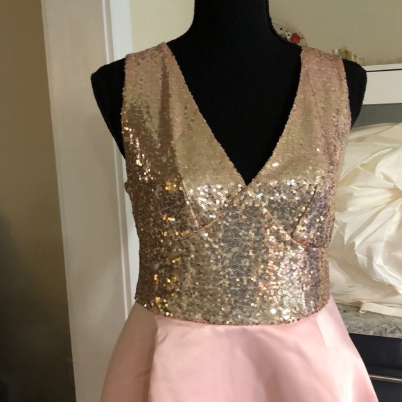 Fits 6-8 Pink multi layer dip hem skater - Picture 5 of 7